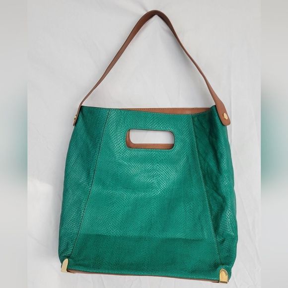VINCE CAMUTO‎ Green "Alexa" Shoulder Tote - Picture 3 of 8